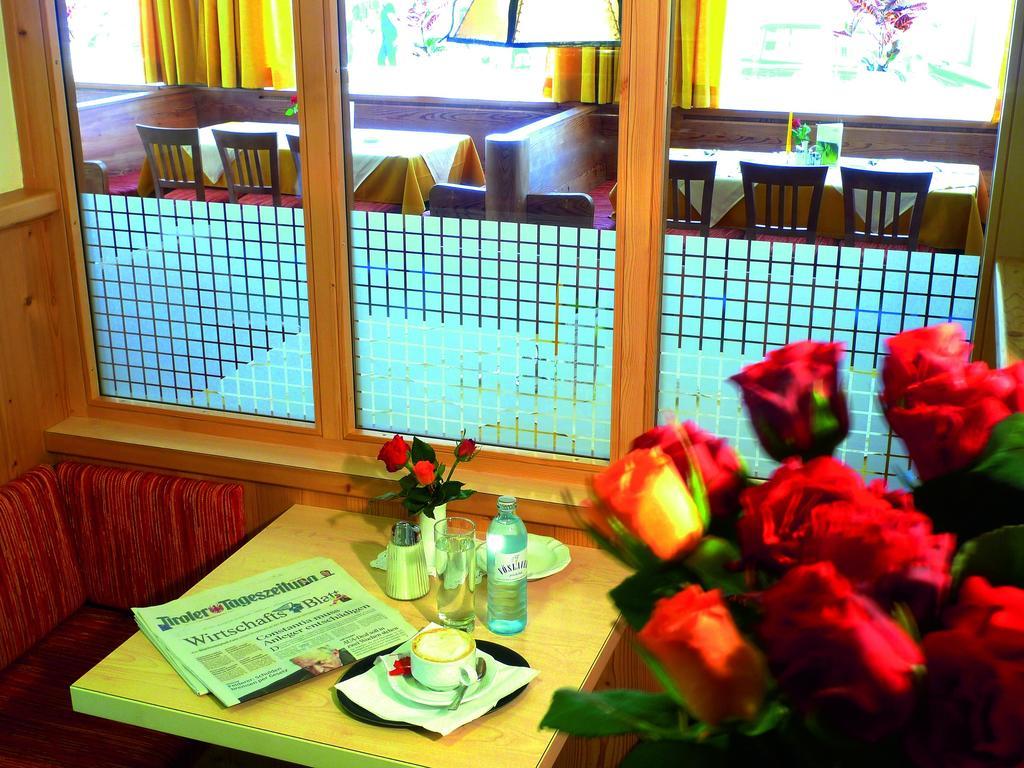 Gasthof Goldener Fisch Lienz Ngoại thất bức ảnh