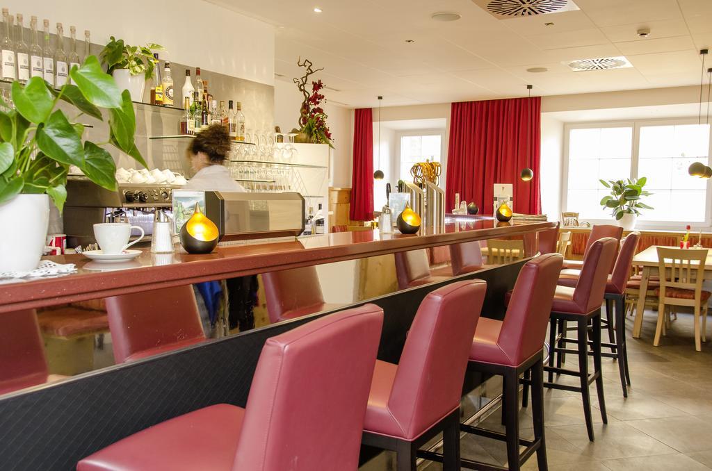 Gasthof Goldener Fisch Lienz Ngoại thất bức ảnh