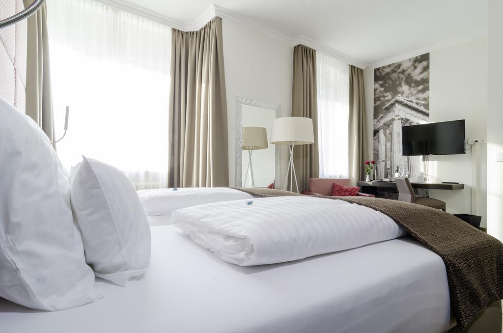 Gasthof Goldener Fisch Lienz Ngoại thất bức ảnh