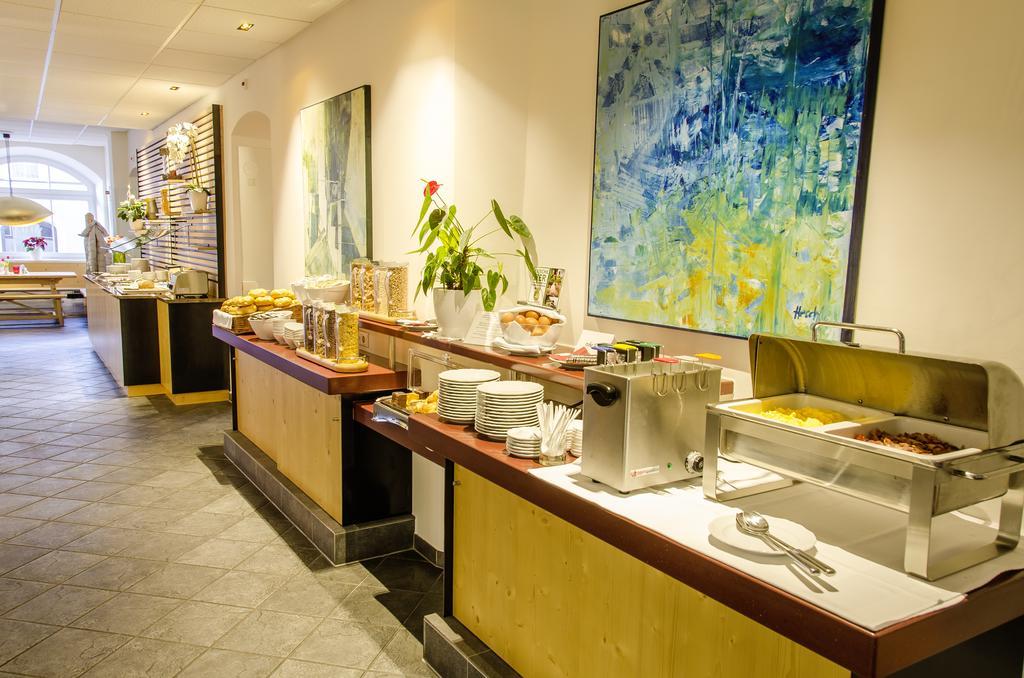 Gasthof Goldener Fisch Lienz Ngoại thất bức ảnh