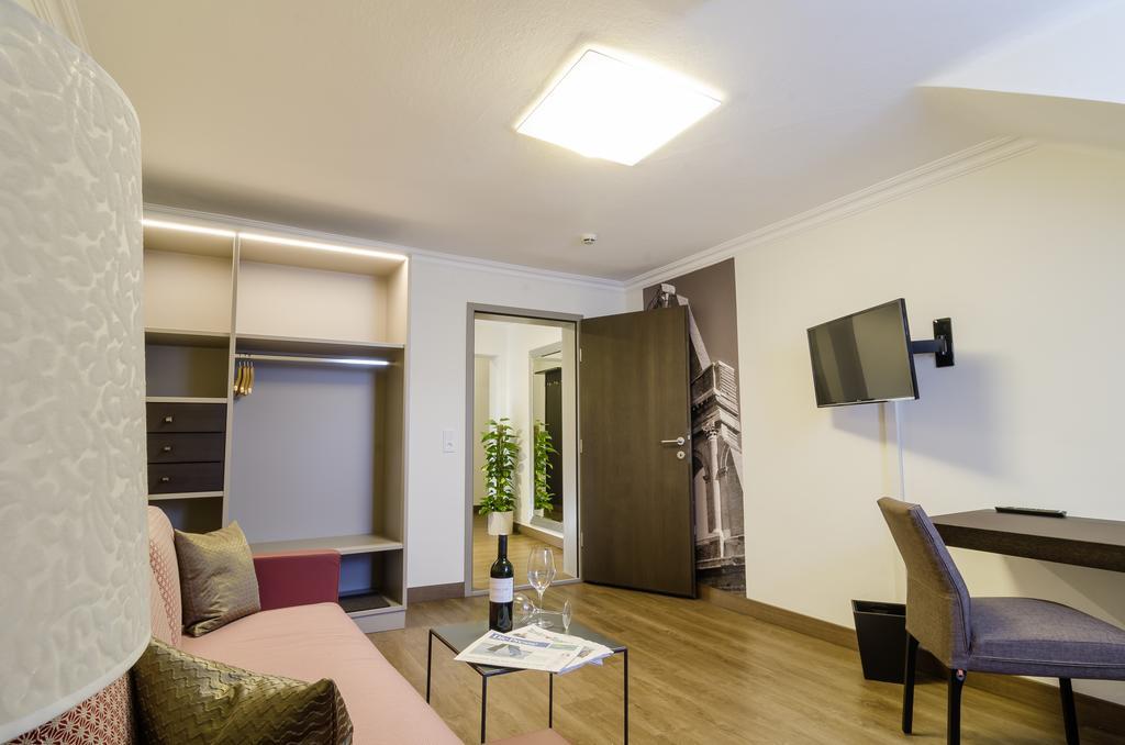 Gasthof Goldener Fisch Lienz Ngoại thất bức ảnh